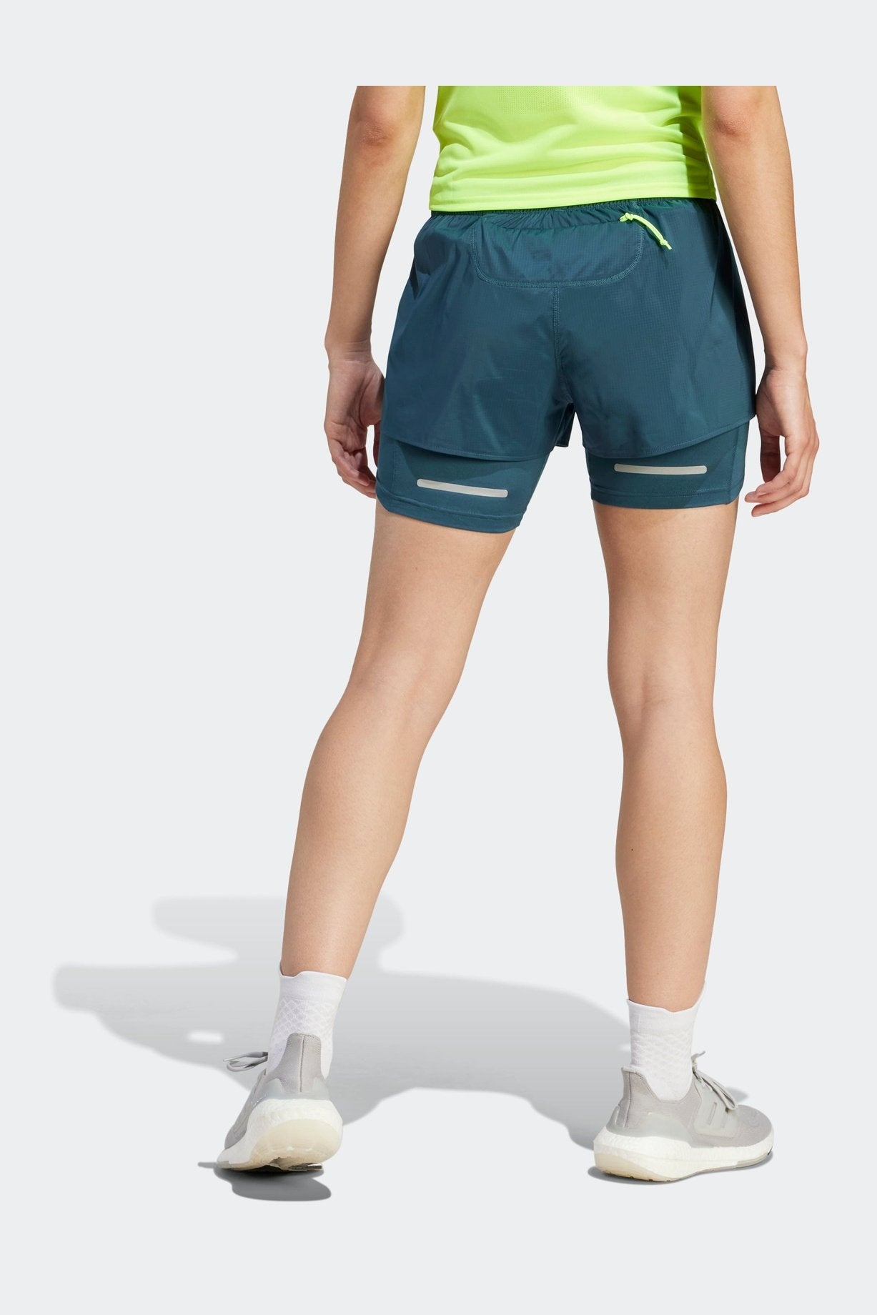 ADIDAS - מכנסיים קצרים לנשים ULTIMATE TWO IN ONE בצבע כחול - MASHBIR//365