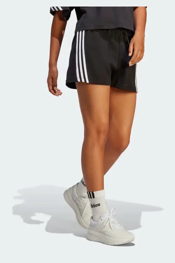 ADIDAS - מכנסיים קצרים לנשים W FI 3S SHORT בצבע שחור - MASHBIR//365