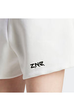 ADIDAS - מכנסיים קצרים לנשים Z.N.E בצבע לבן - MASHBIR//365