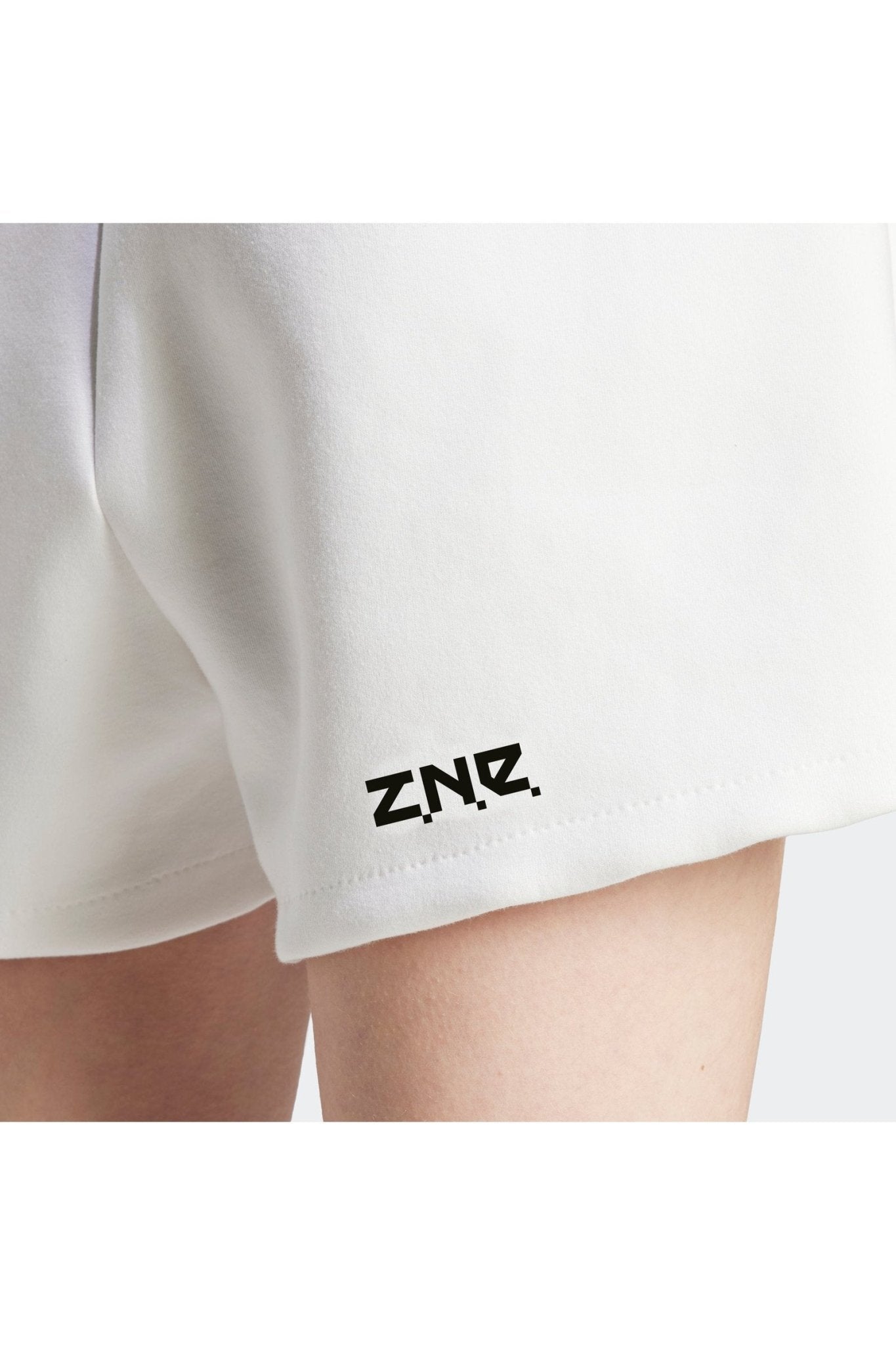 ADIDAS - מכנסיים קצרים לנשים Z.N.E בצבע לבן - MASHBIR//365