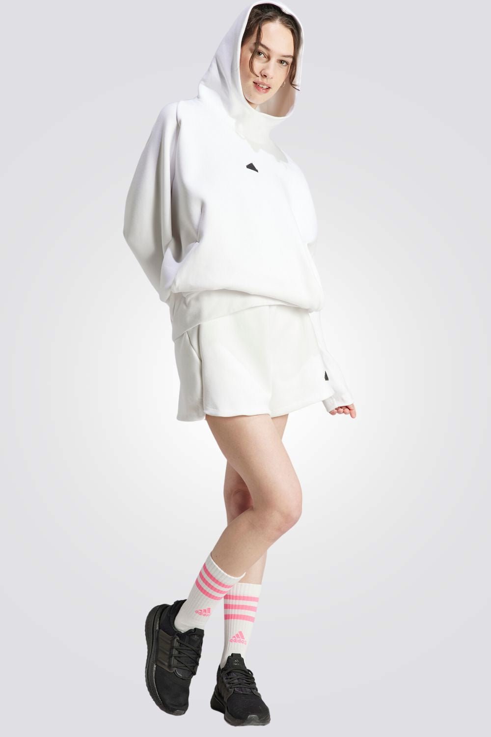 ADIDAS - מכנסיים קצרים לנשים Z.N.E בצבע לבן - MASHBIR//365