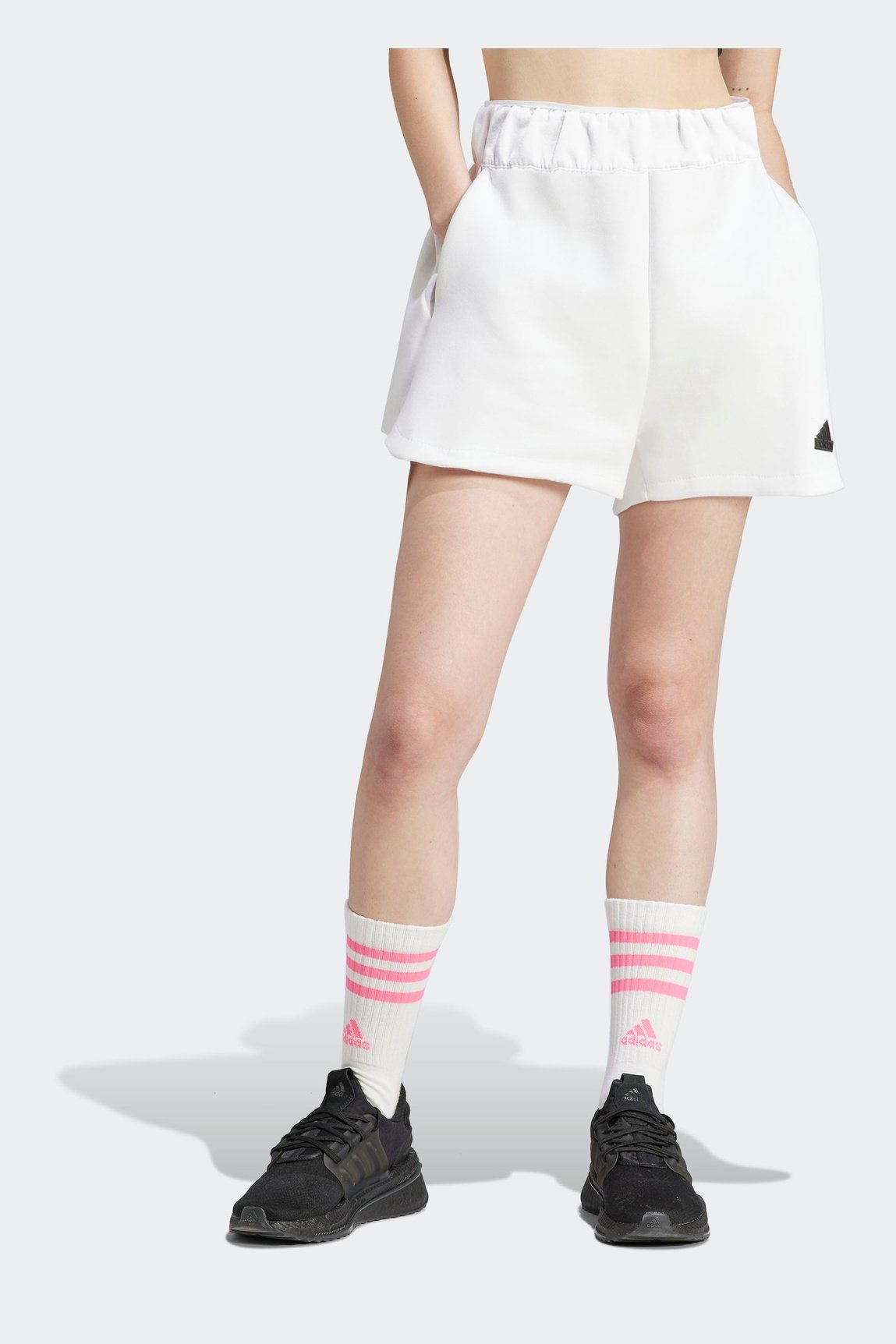 ADIDAS - מכנסיים קצרים לנשים Z.N.E בצבע לבן - MASHBIR//365