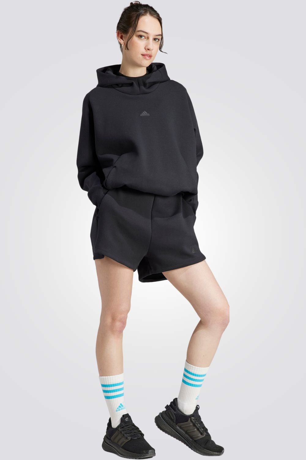 ADIDAS - מכנסיים קצרים לנשים Z.N.E בצבע שחור - MASHBIR//365