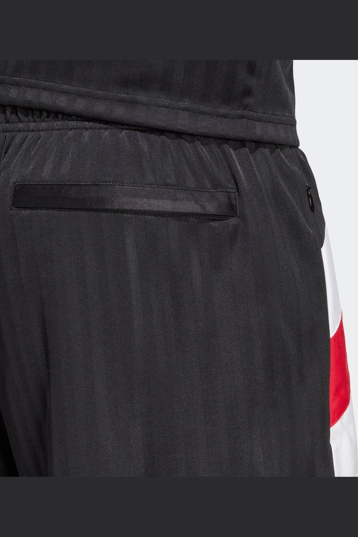 ADIDAS - מכנסיים קצרים MANCHESTER UNITED לגבר בצבע שחור - MASHBIR//365