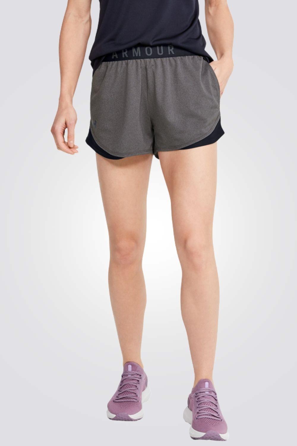 UNDER ARMOUR - מכנסיים קצרים Play Up 3.0 בצבע אפור - MASHBIR//365