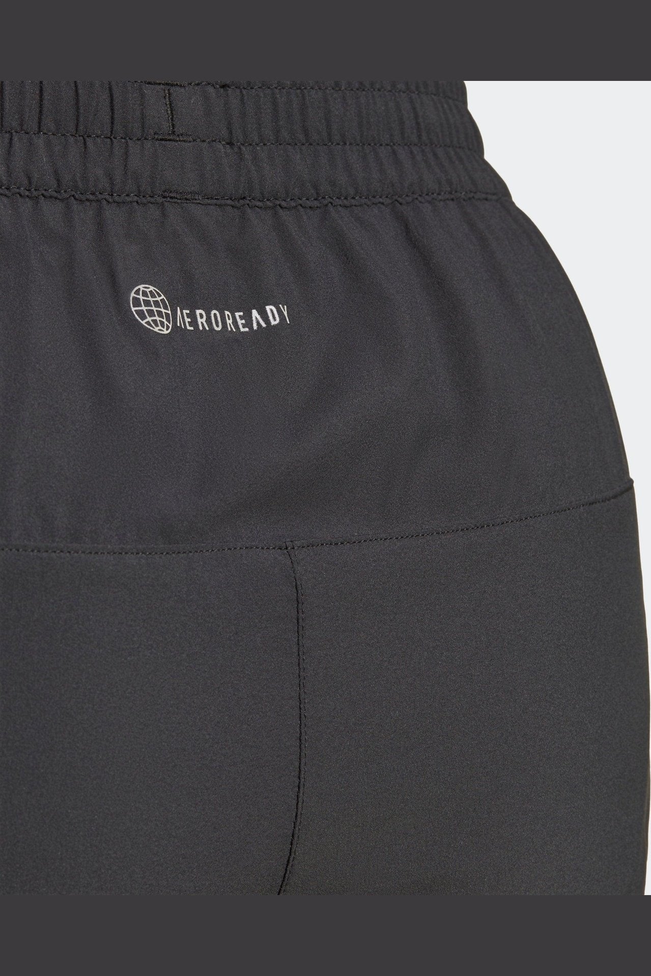 ADIDAS - מכנסיים קצרים RUN ICONS בצבע שחור - MASHBIR//365