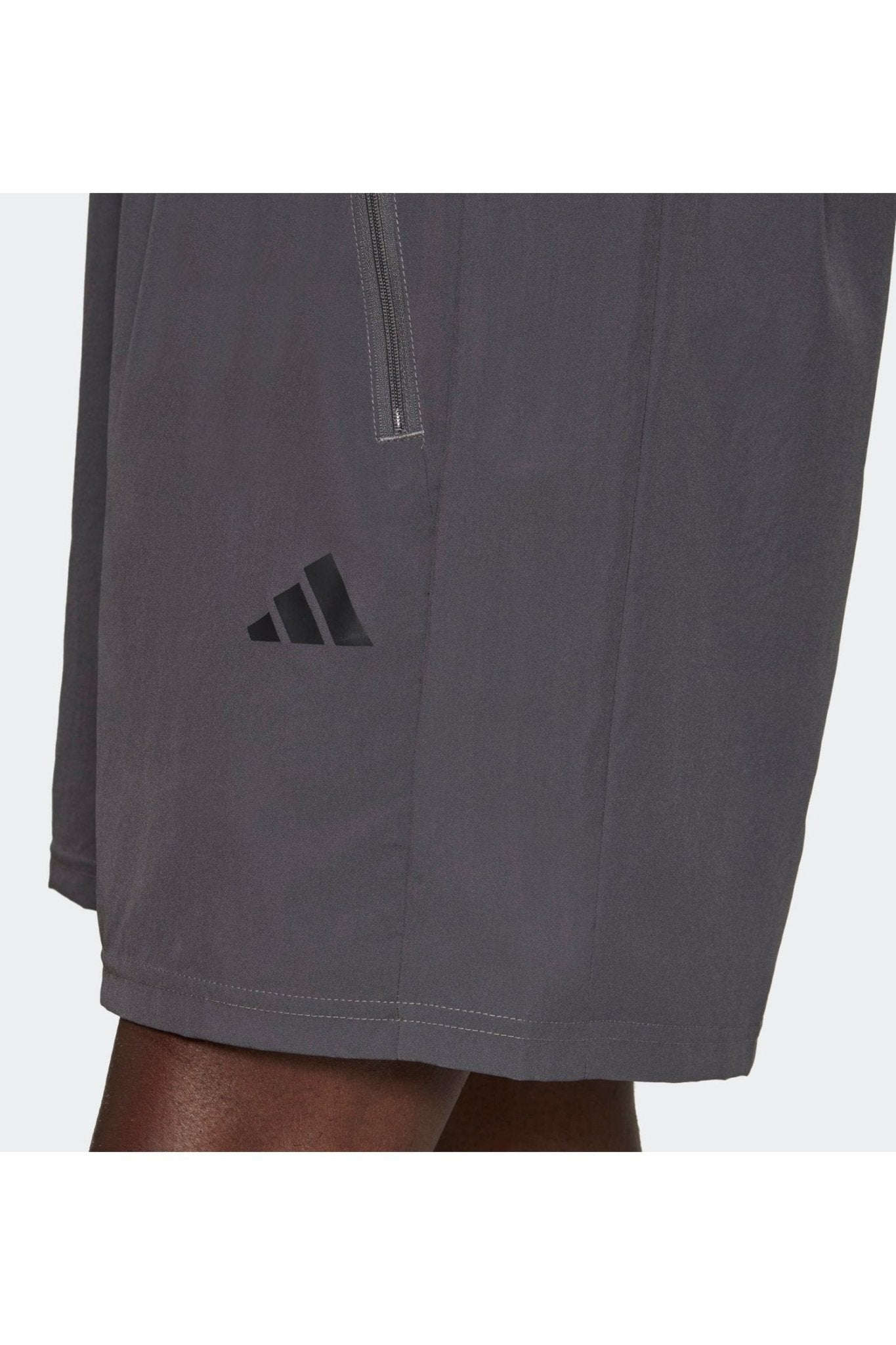 ADIDAS - מכנסיים קצרים TRAIN ESSENTIALS WOVEN בצבע אפור - MASHBIR//365