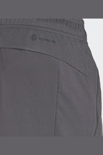 ADIDAS - מכנסיים קצרים TRAIN ESSENTIALS WOVEN בצבע אפור - MASHBIR//365