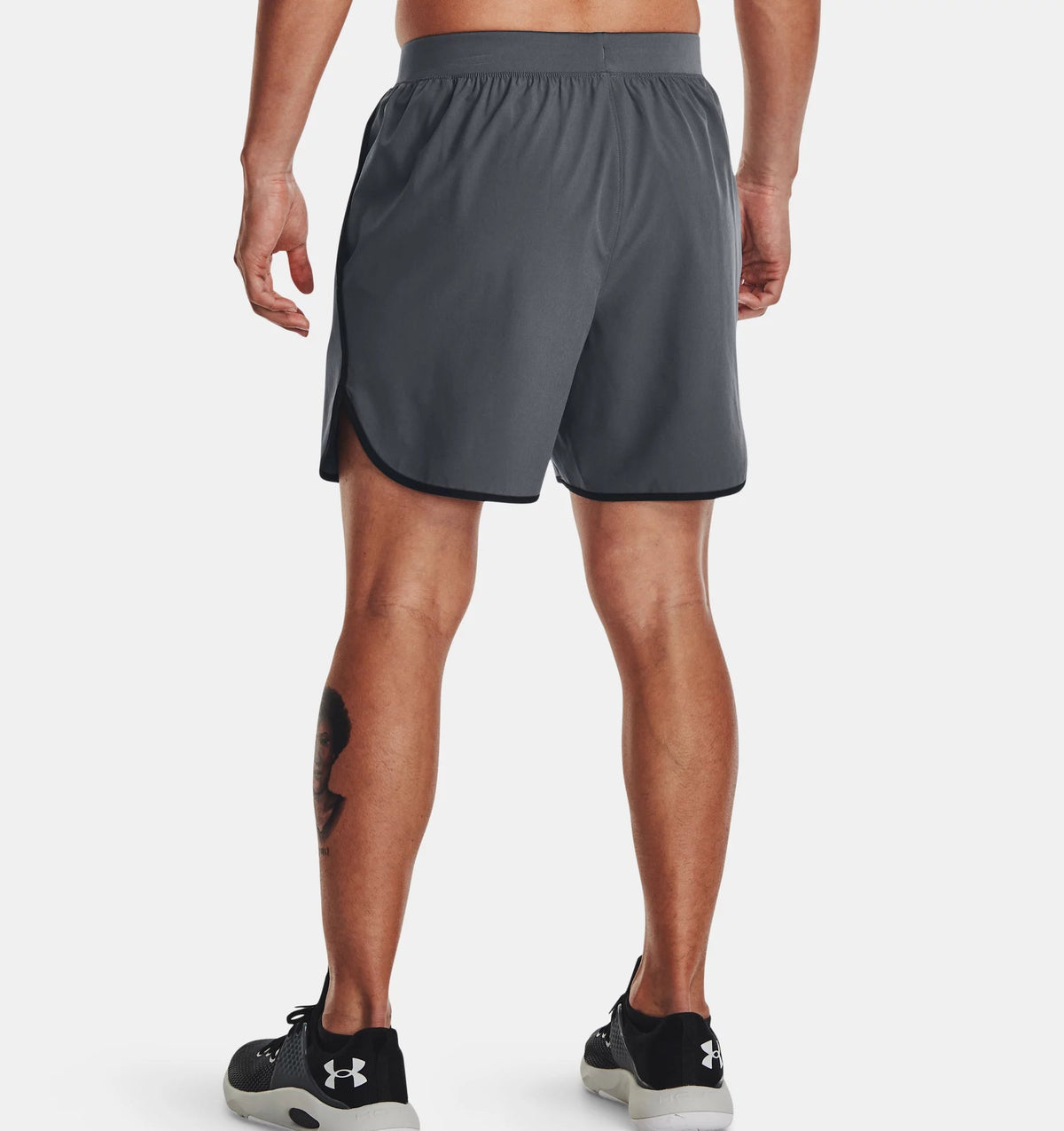 UNDER ARMOUR - מכנסיים קצרים UA HIIT Woven 6in בצבע אפור - MASHBIR//365