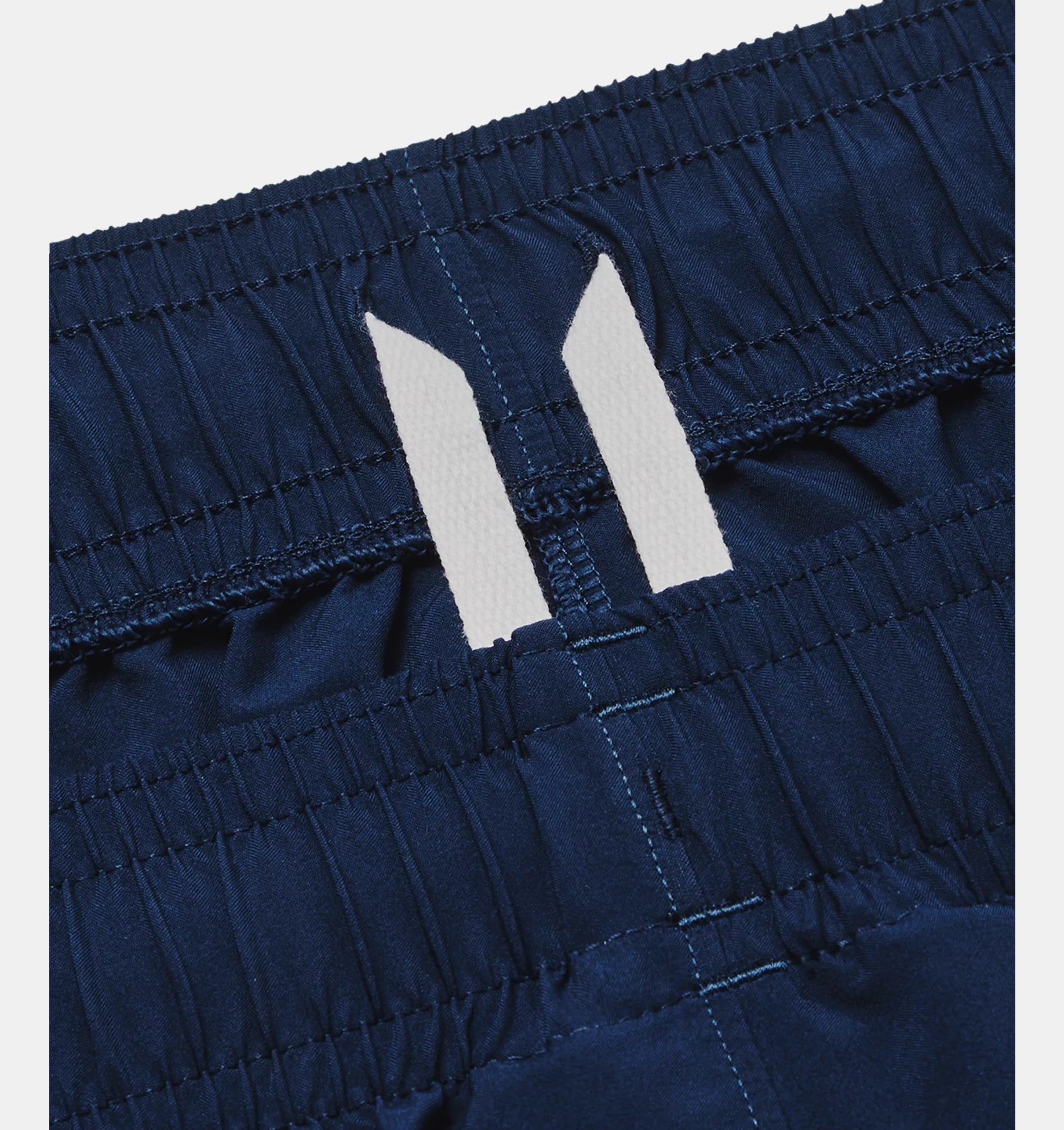 UNDER ARMOUR - מכנסיים קצרים UA Woven Graphic בצבע נייבי - MASHBIR//365