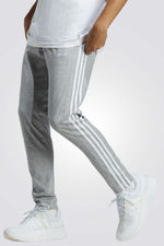 ADIDAS - מכנסיים לגברים ESSENTIALS בצבע אפור - MASHBIR//365