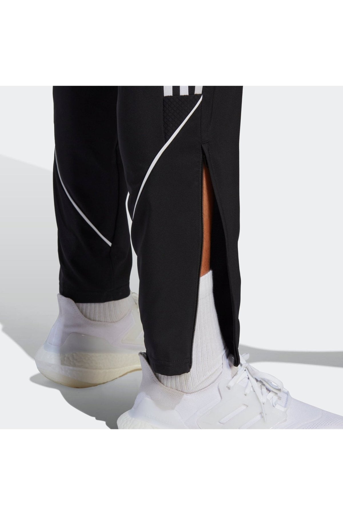 ADIDAS - מכנסיים לגברים Z.N.E PREMIUM בצבע שחור - MASHBIR//365