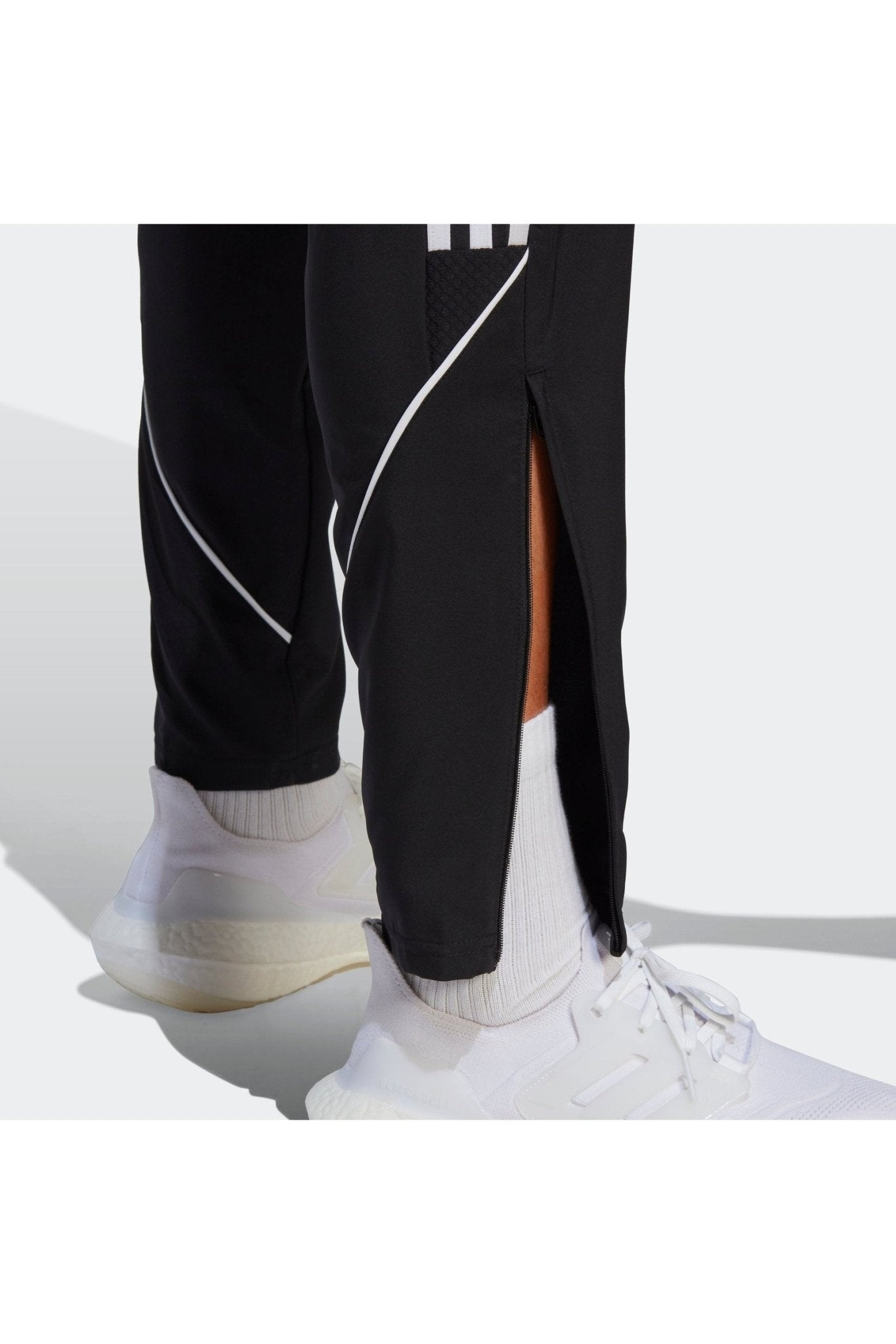 ADIDAS - מכנסיים לגברים Z.N.E PREMIUM בצבע שחור - MASHBIR//365