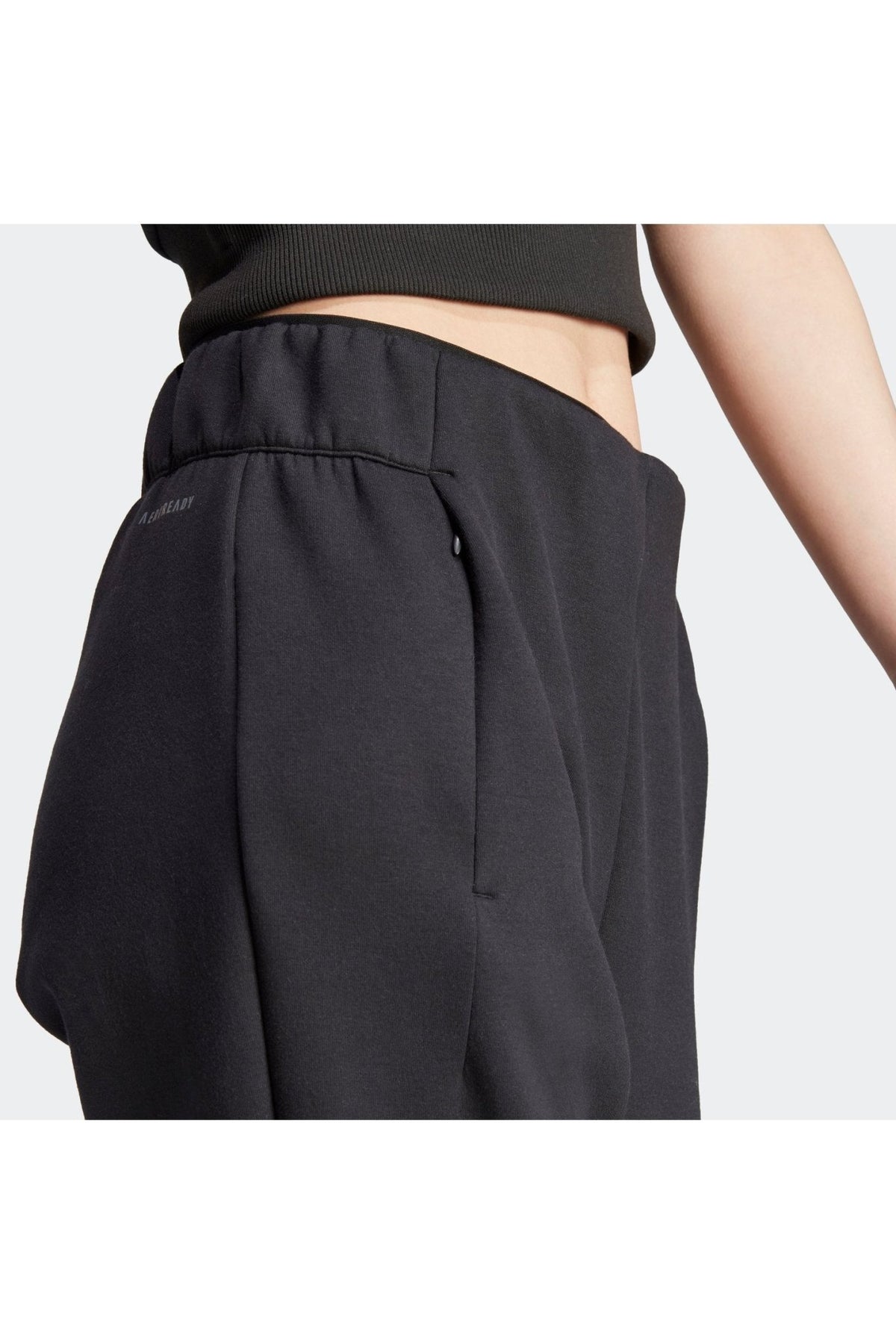 ADIDAS - מכנסיים לנשים Z.N.E בצבע שחור - MASHBIR//365