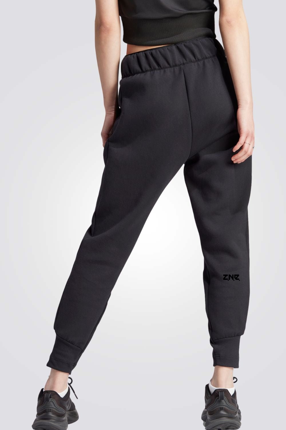 ADIDAS - מכנסיים לנשים Z.N.E בצבע שחור - MASHBIR//365