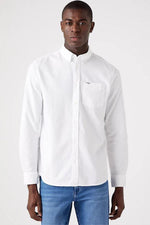 WRANGLER - מכופתרת BUTTON DOWN בצבע לבן - MASHBIR//365