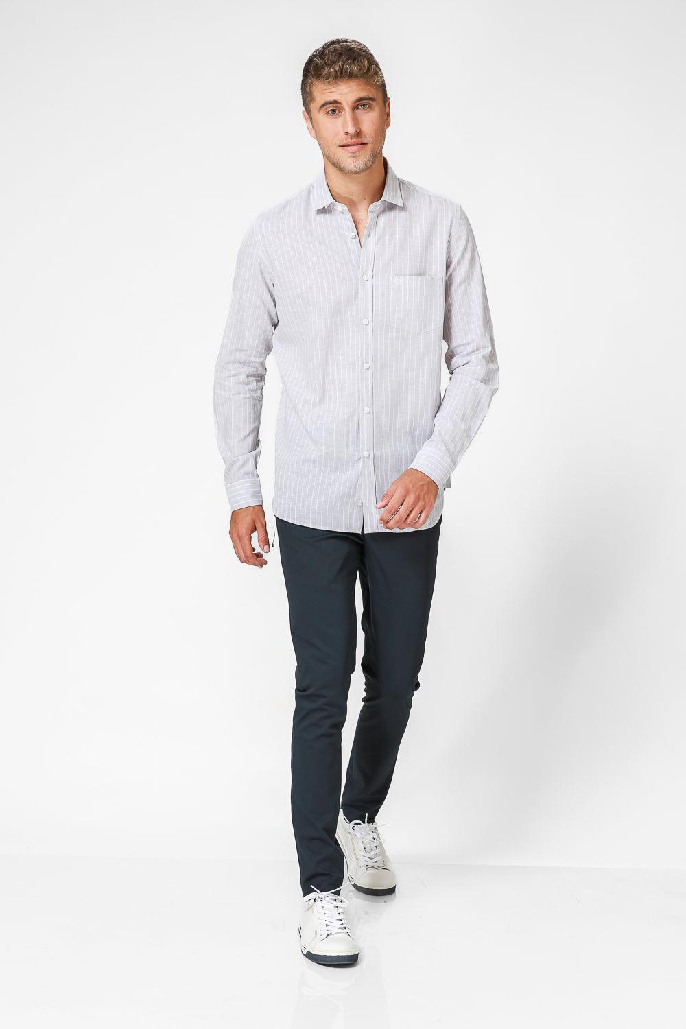 KENNETH COLE - מכופתרת בז' עם פסים דקים בצבע לבן - MASHBIR//365