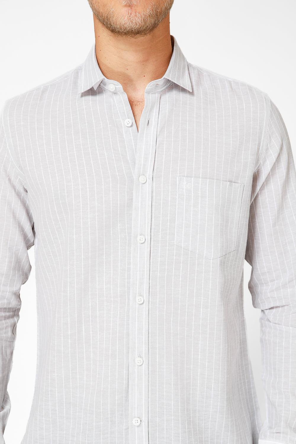 KENNETH COLE - מכופתרת בז' עם פסים דקים בצבע לבן - MASHBIR//365