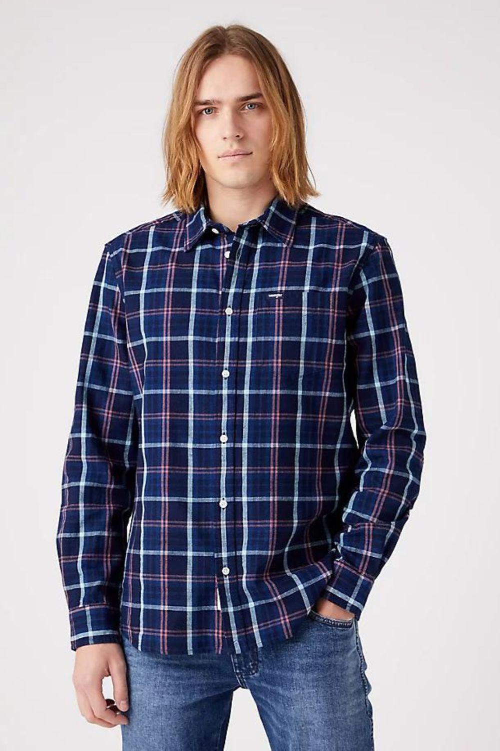 WRANGLER - מכופתרת OLD ROSE בצבע כחול - MASHBIR//365