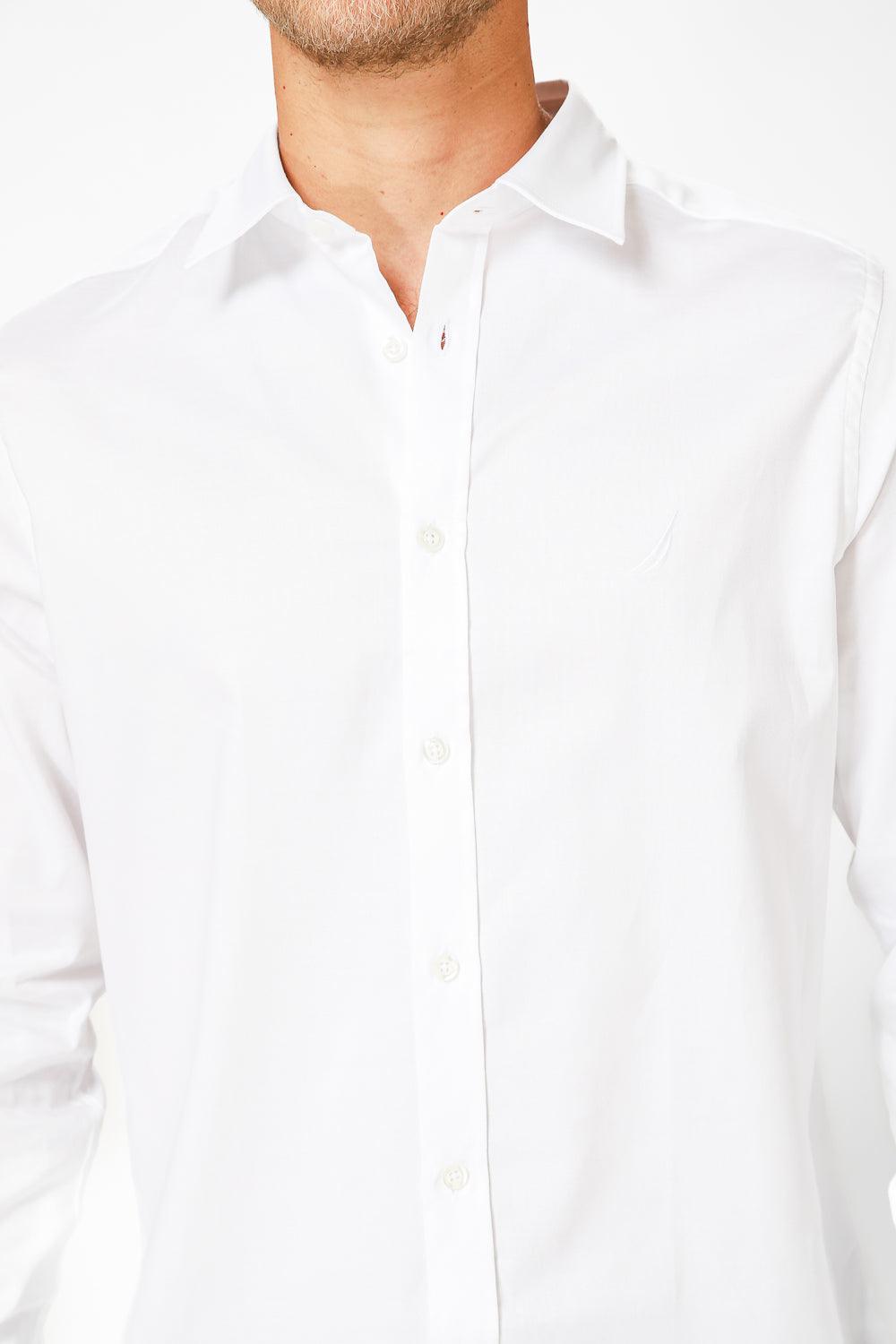 NAUTICA - מכופתרת TAILORED FIT בצבע לבן לוגו רקום - MASHBIR//365