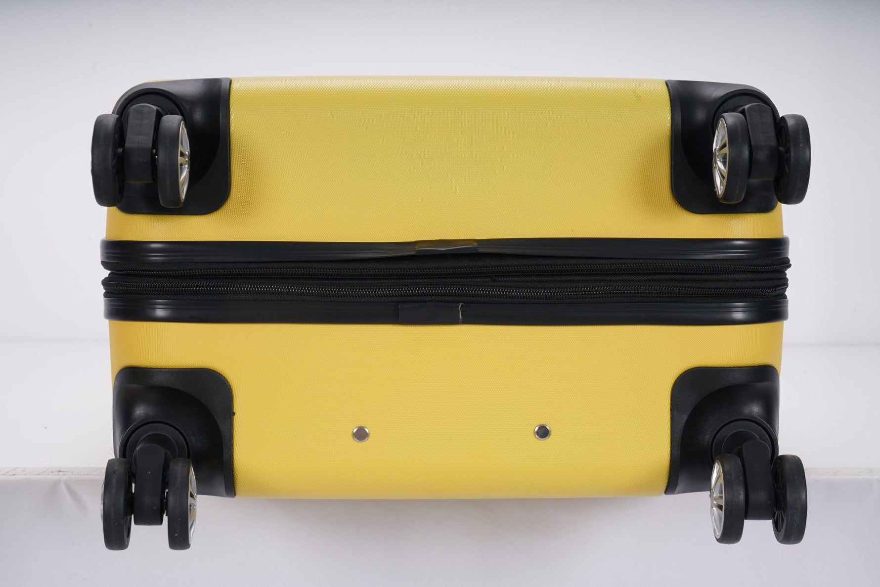 SANTA BARBARA POLO & RAQUET CLUB - מזוודה קשיחה בינונית 24" דגם 1901 בצבע צהוב - MASHBIR//365