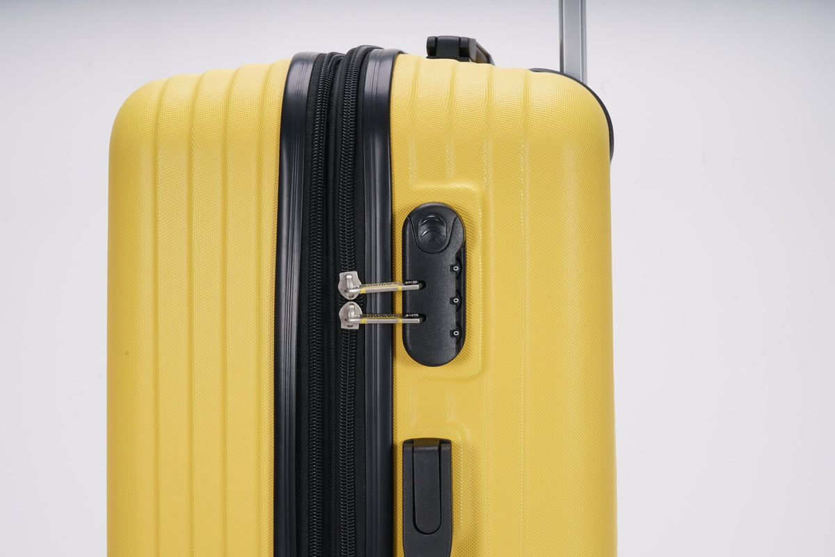 SANTA BARBARA POLO & RAQUET CLUB - מזוודה קשיחה בינונית 24" דגם 1901 בצבע צהוב - MASHBIR//365