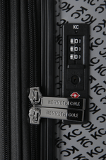 KENNETH COLE - מזוודה קשיחה בינונית 24" SOHO בצבע אפור - MASHBIR//365