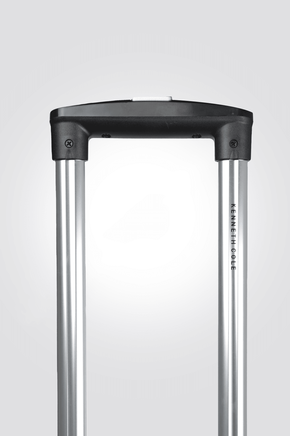 KENNETH COLE - מזוודה קשיחה בינונית 24" SOHO בצבע אפור - MASHBIR//365