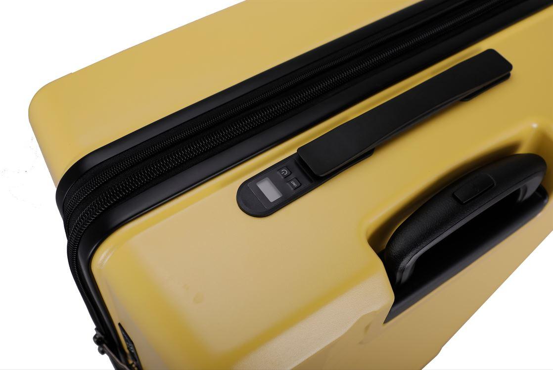 KENNETH COLE - מזוודה קשיחה גדולה 28" MANHATTAN בצבע צהוב - MASHBIR//365