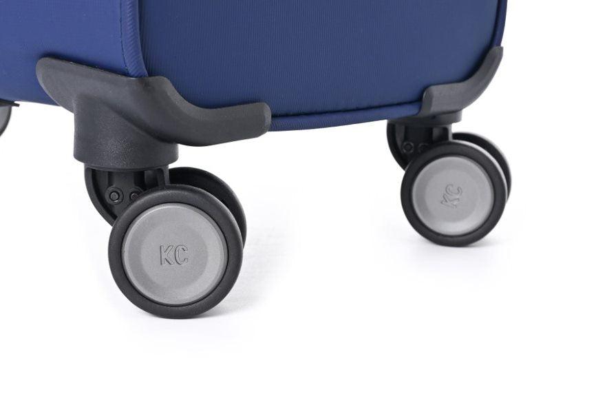 KENNETH COLE - מזוודה מבד בינונית 24'' BROOKLYN בצבע כחול - MASHBIR//365