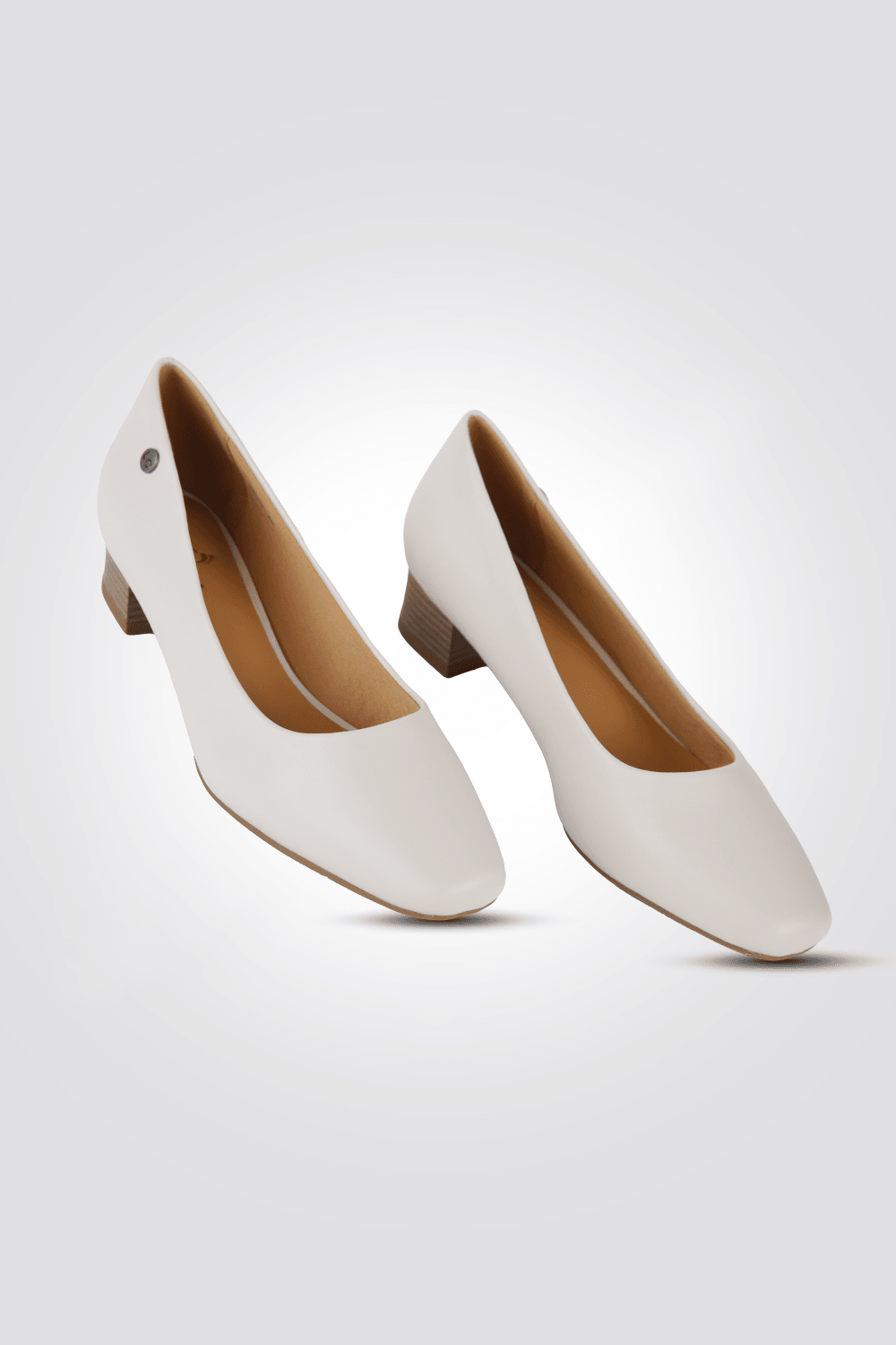 LADY COMFORT - נעל עקב חרטום מרובע בצבע אופוויט - MASHBIR//365