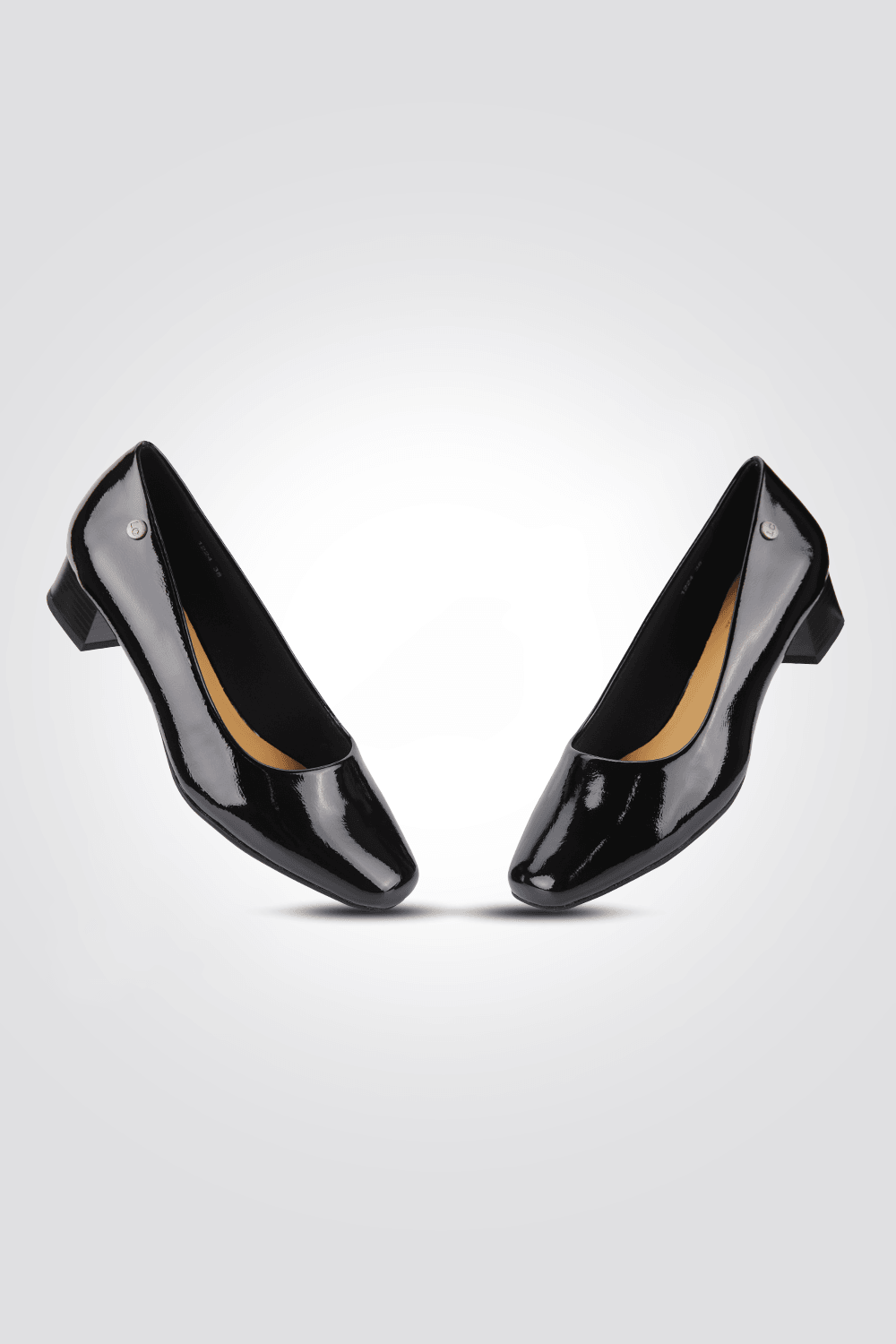 LADY COMFORT - נעל עקב חרטום מרובע בצבע שחור לקה - MASHBIR//365