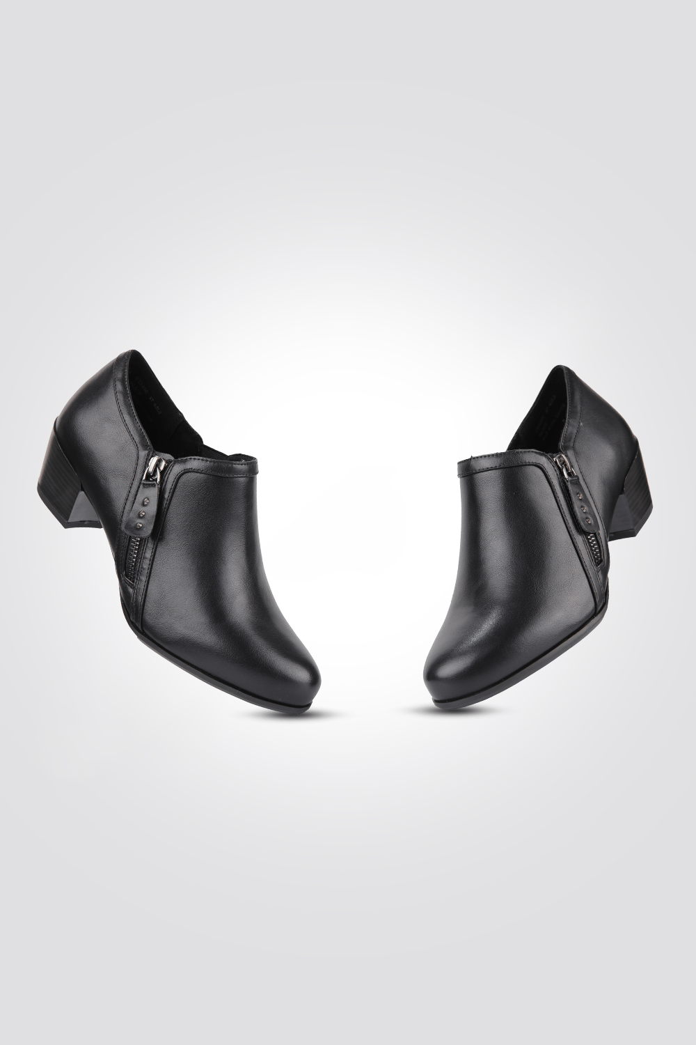 LADY COMFORT - נעל עקב סגורה בצבע שחור - MASHBIR//365