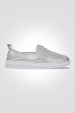 LADY COMFORT - נעל נוחות לנשים בצבע כסף - MASHBIR//365