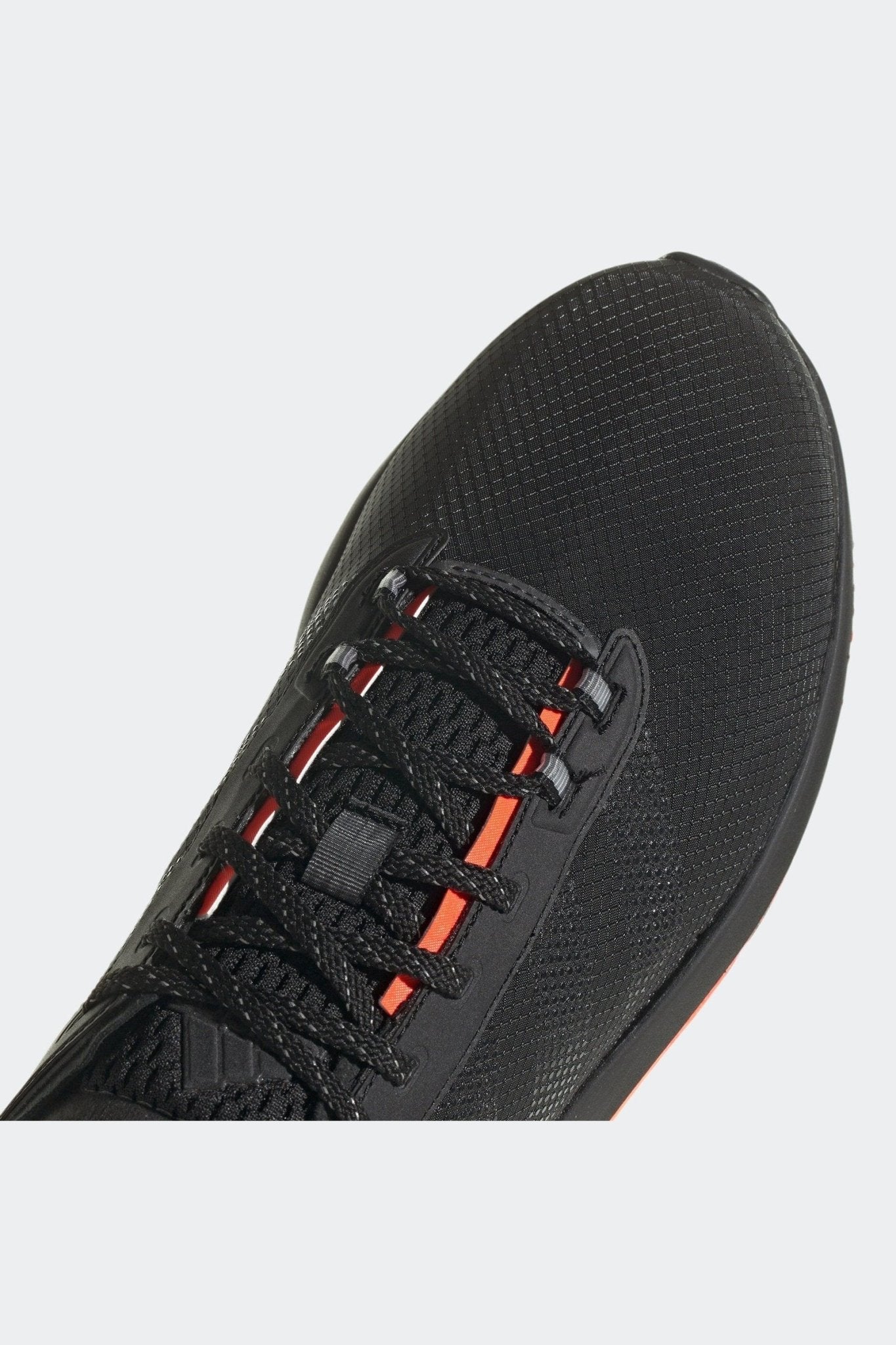 ADIDAS - נעל ספורט AVRYN בצבע שחור - MASHBIR//365