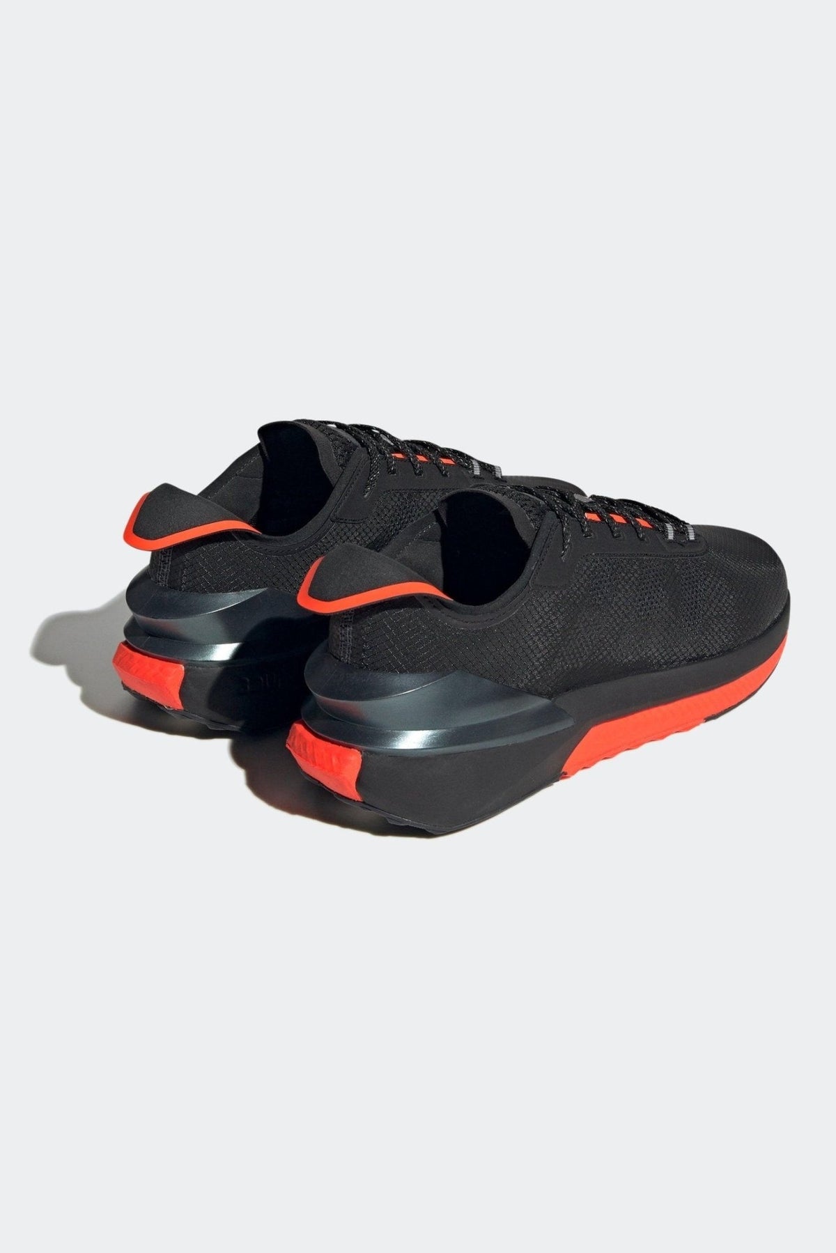 ADIDAS - נעל ספורט AVRYN בצבע שחור - MASHBIR//365