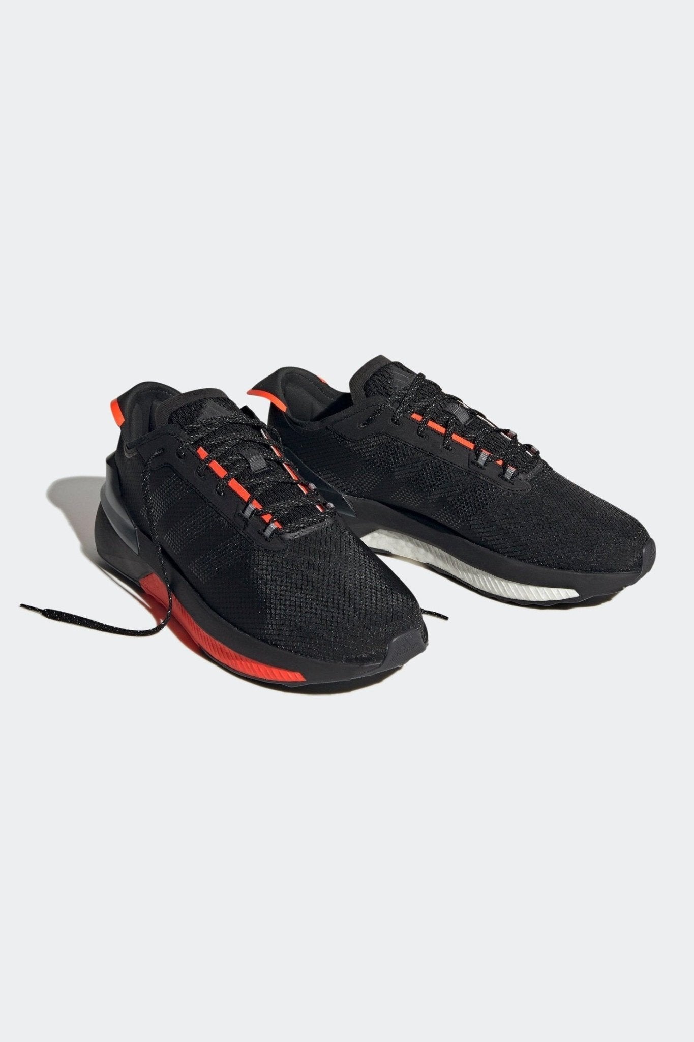 ADIDAS - נעל ספורט AVRYN בצבע שחור - MASHBIR//365