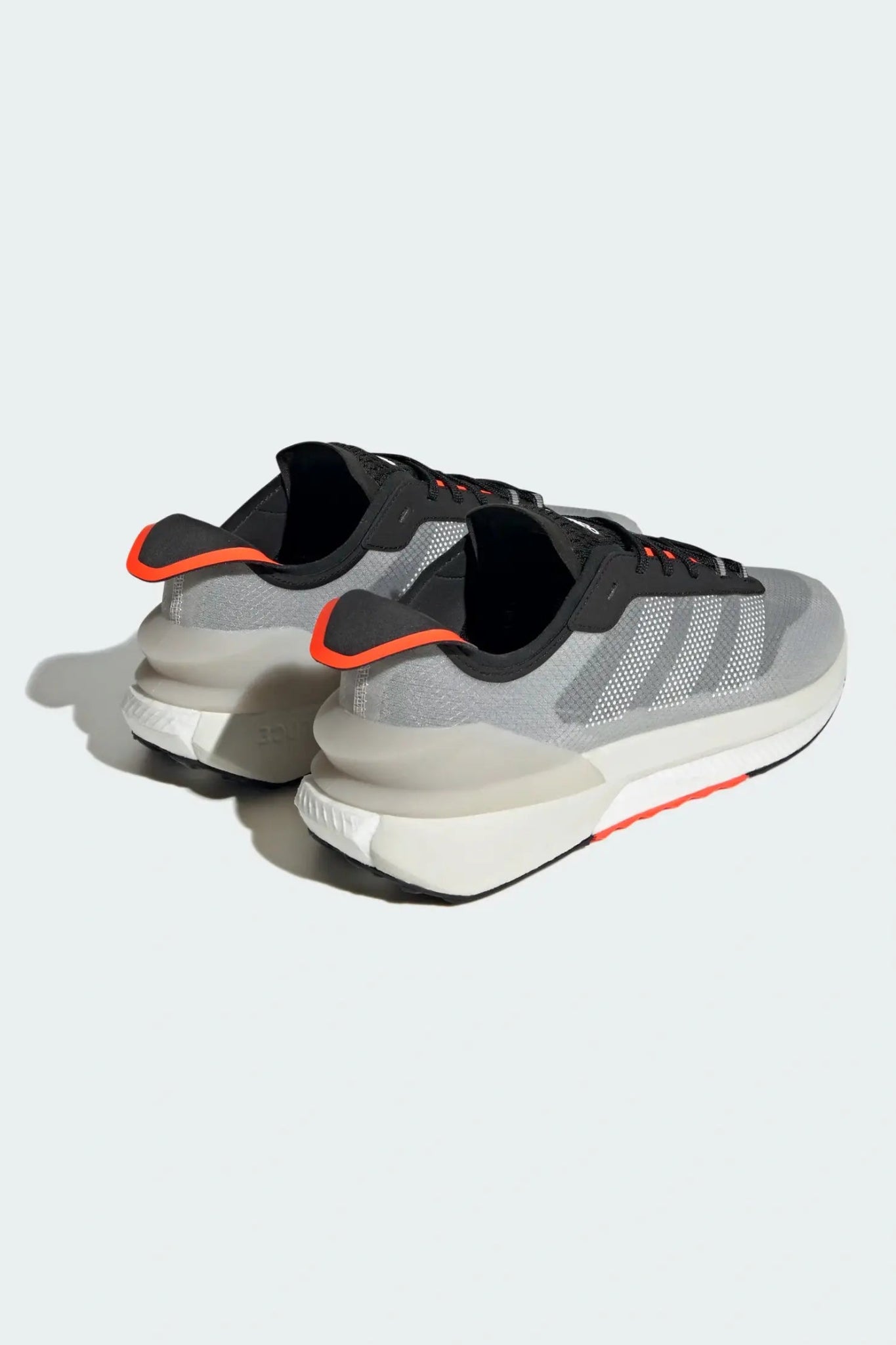 ADIDAS - נעל ספורט לגבר AVRYN בצבע אפור שחור - MASHBIR//365