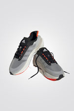 ADIDAS - נעל ספורט לגבר AVRYN בצבע אפור שחור - MASHBIR//365
