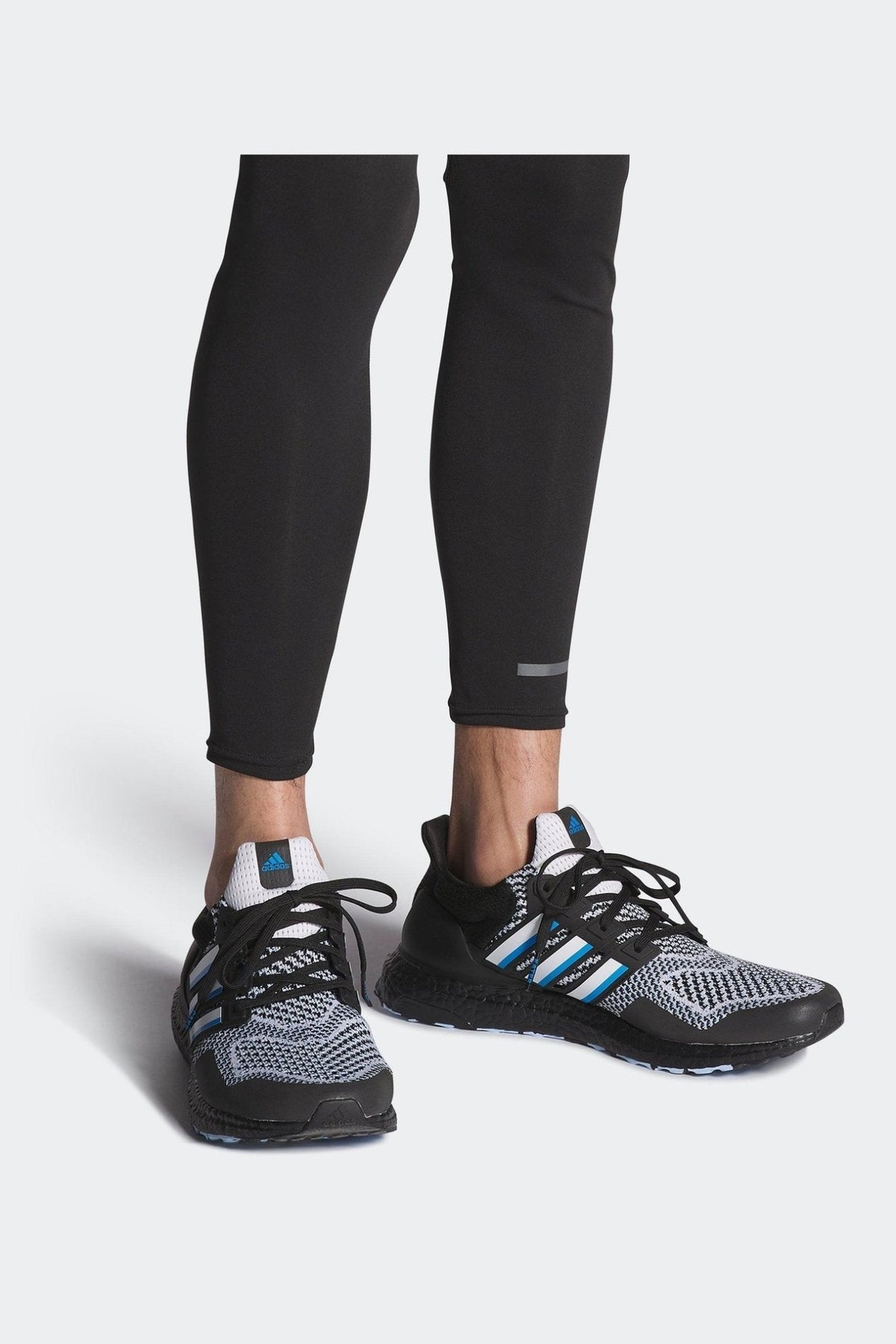 ADIDAS - נעל ספורט ULTRABOOST 1.0 DNA MIGHTY DUCKS HAWKS בצבע שחור - MASHBIR//365