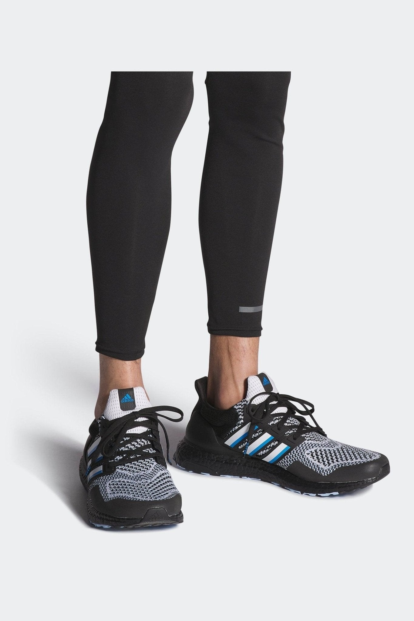 ADIDAS - נעל ספורט ULTRABOOST 1.0 DNA MIGHTY DUCKS HAWKS בצבע שחור - MASHBIR//365