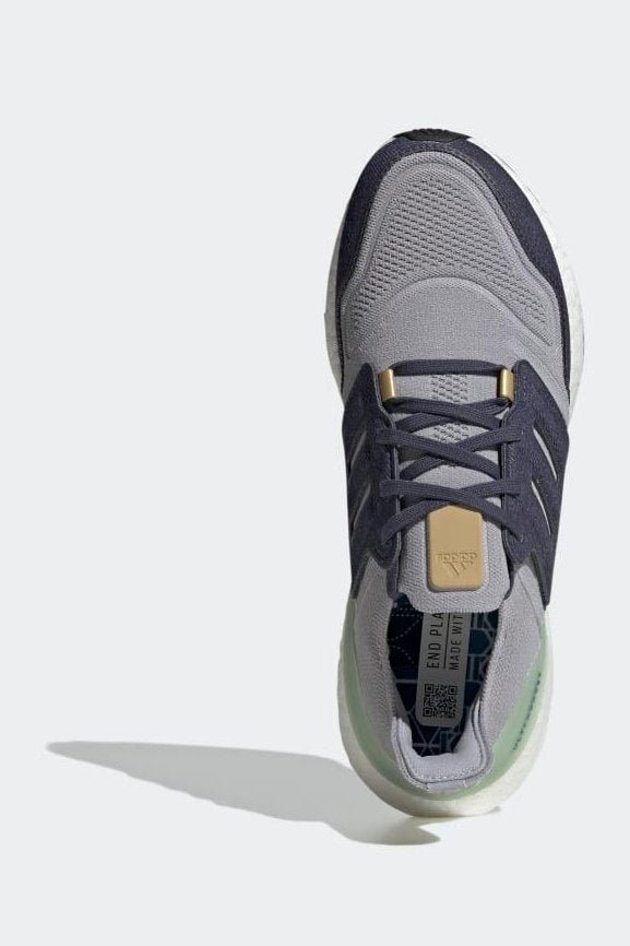 ADIDAS - נעל ספורט ULTRABOOST 22 בצבע אפור - MASHBIR//365