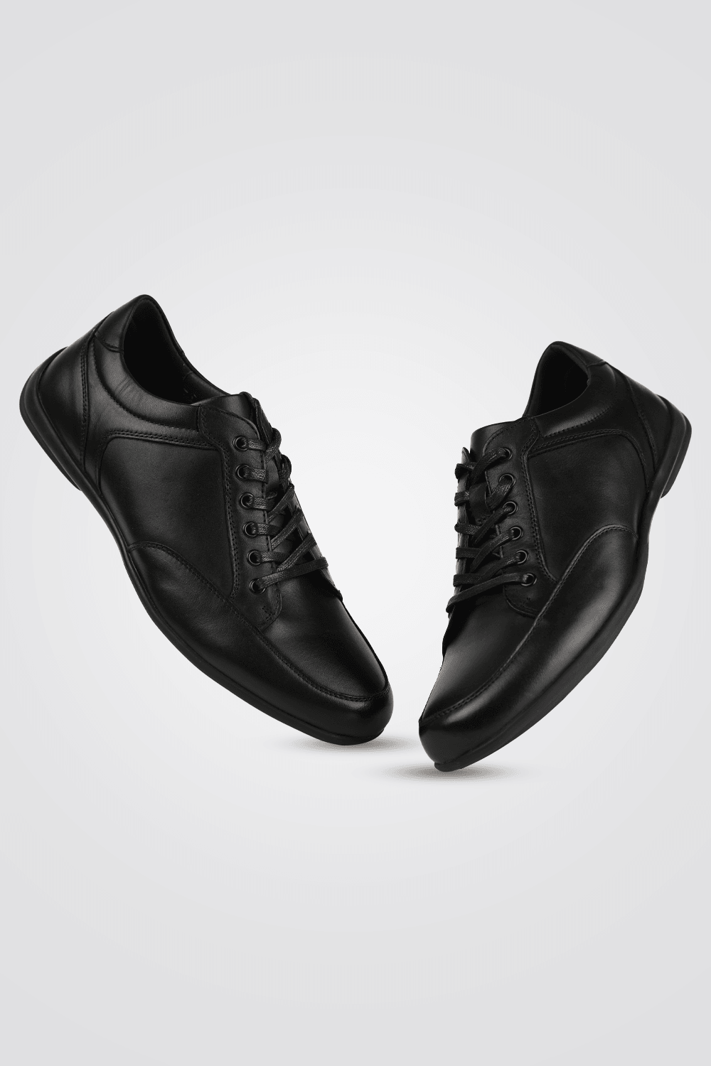 KENNETH COLE - נעל עור אלגנטית בצבע שחור - MASHBIR//365