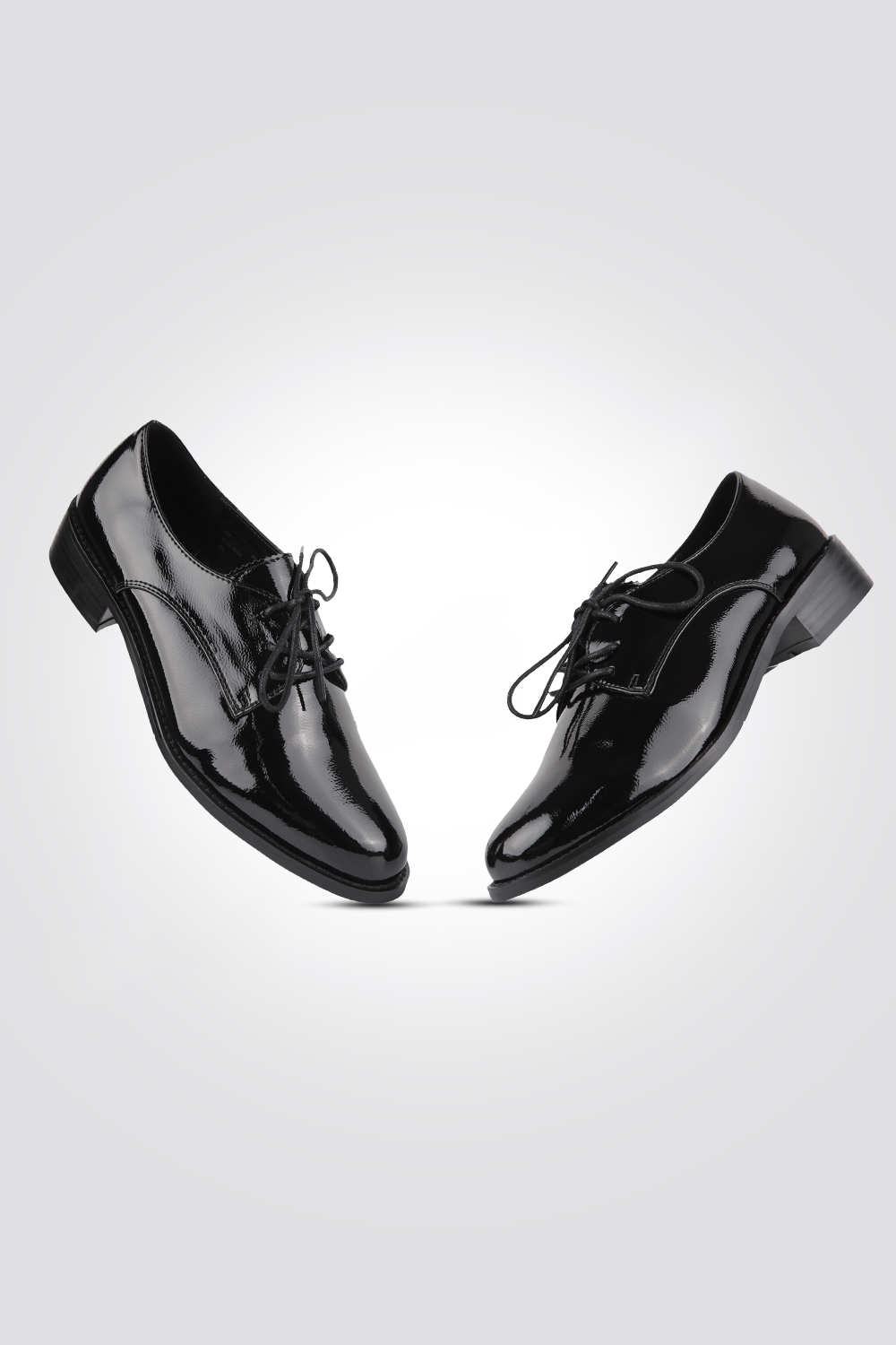 KENNETH COLE - נעלי אוקספורד לנשים בצבע שחור - MASHBIR//365