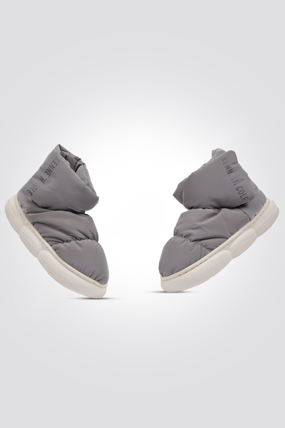 KENNETH COLE - נעלי בית גבוהות לנשים בצבע אפור - MASHBIR//365