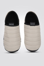 KENNETH COLE - נעלי בית לגברים בצבע בז' - MASHBIR//365