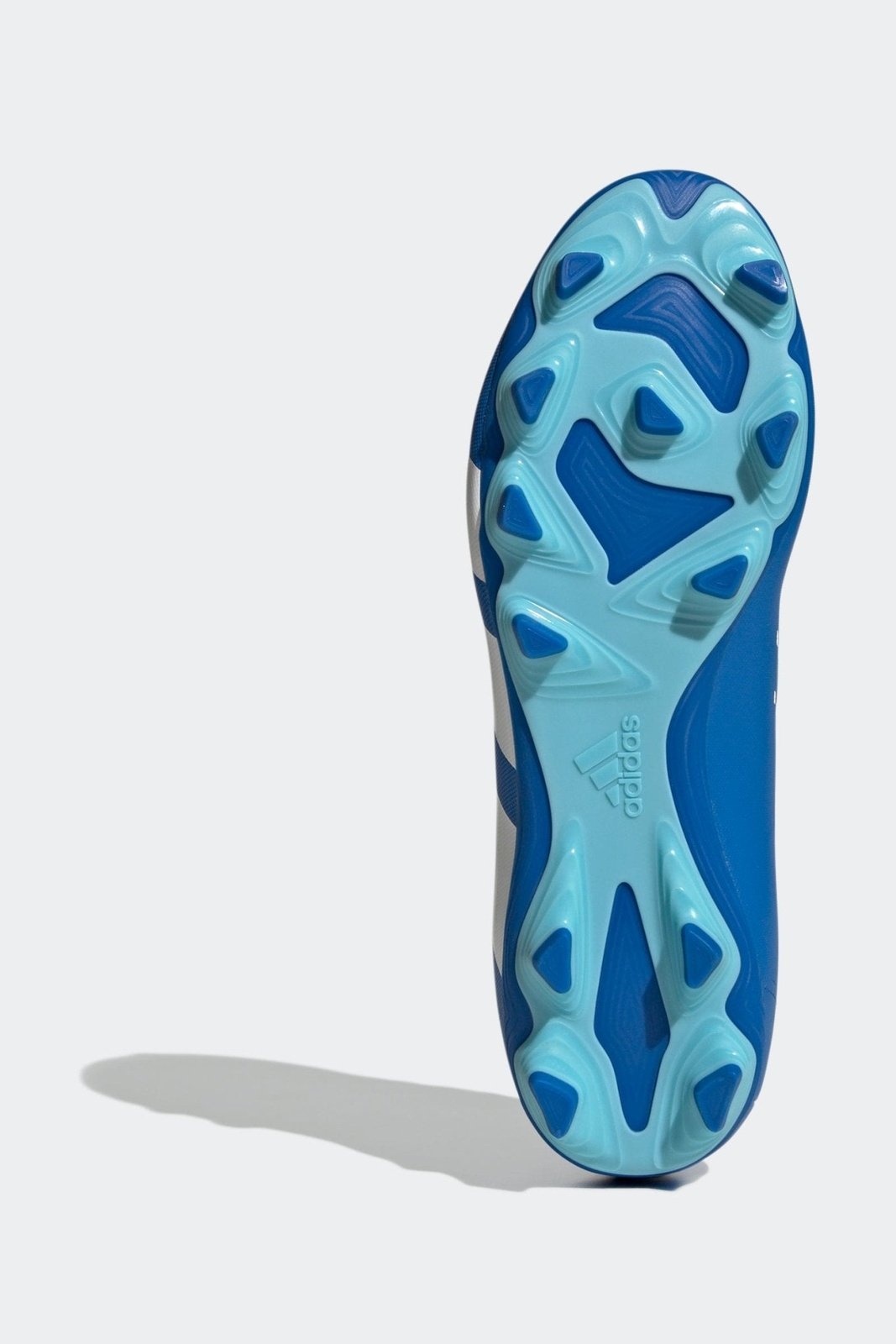 ADIDAS - נעלי כדורגל לגברים PREDATOR ACCURACY.4 בצבע כחול ולבן - MASHBIR//365