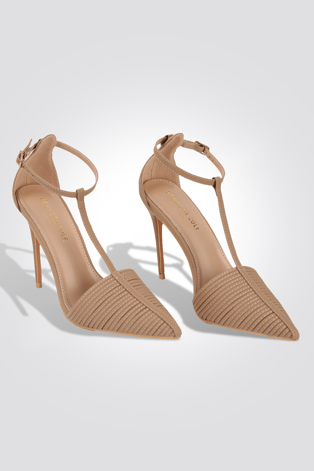 KENNETH COLE - נעלי עקב מפוספס 10 ס"מ בצבע בז' - MASHBIR//365