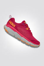 HOKA - נעלי ריצה לנשים Challenger 6 בצבע ורוד פוקסיה וכתום - MASHBIR//365