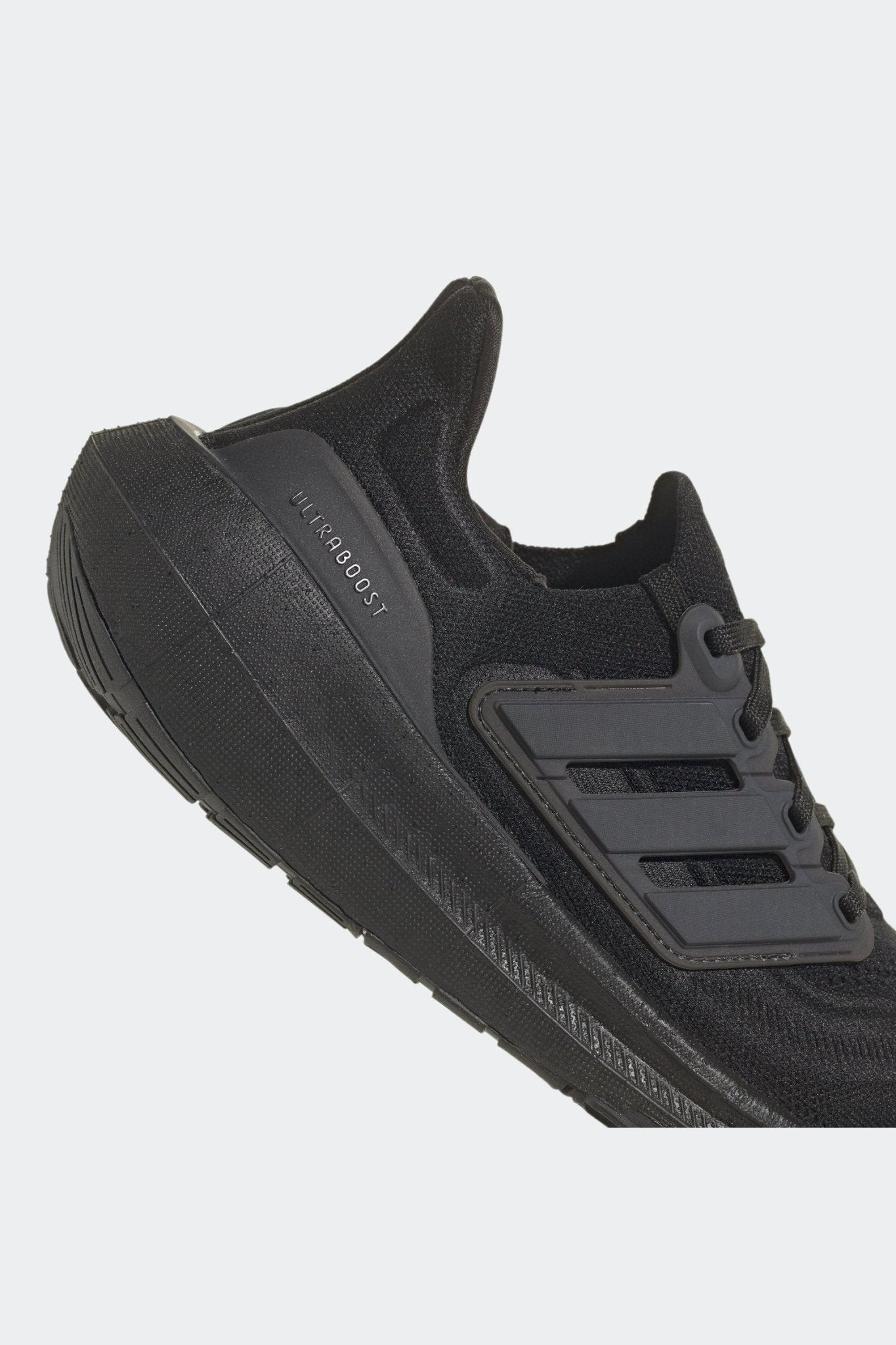 ADIDAS - נעלי ריצה לנשים ULTRABOOST LIGHT בצבע שחור - MASHBIR//365